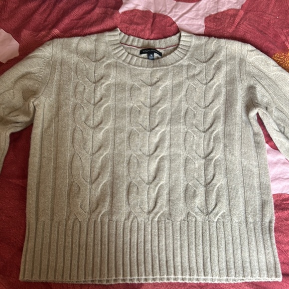 Banana Republic Wool Cable Knit Sweater - Picture 3 of 11
